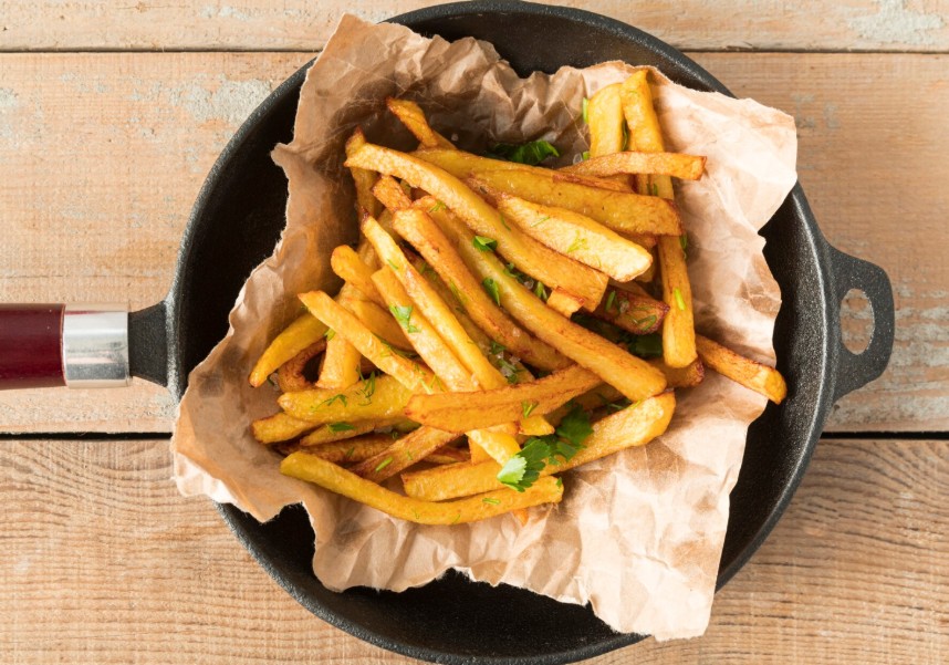 how do you put out a chip pan fire